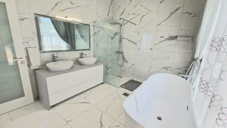 4 Bedroom House for Sale in Sea Caves, Paphos District