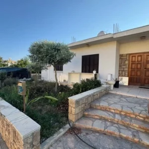 3 Bedroom House for Sale in Chlorakas, Paphos District