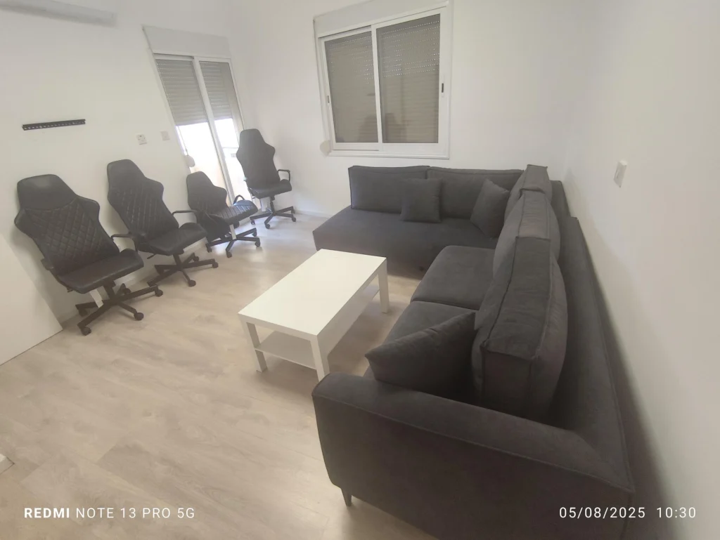 100m² Office for Rent in Limassol District