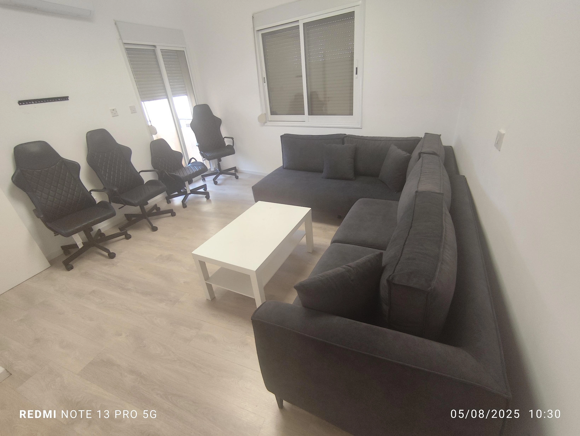 100m² Office for Rent in Limassol District