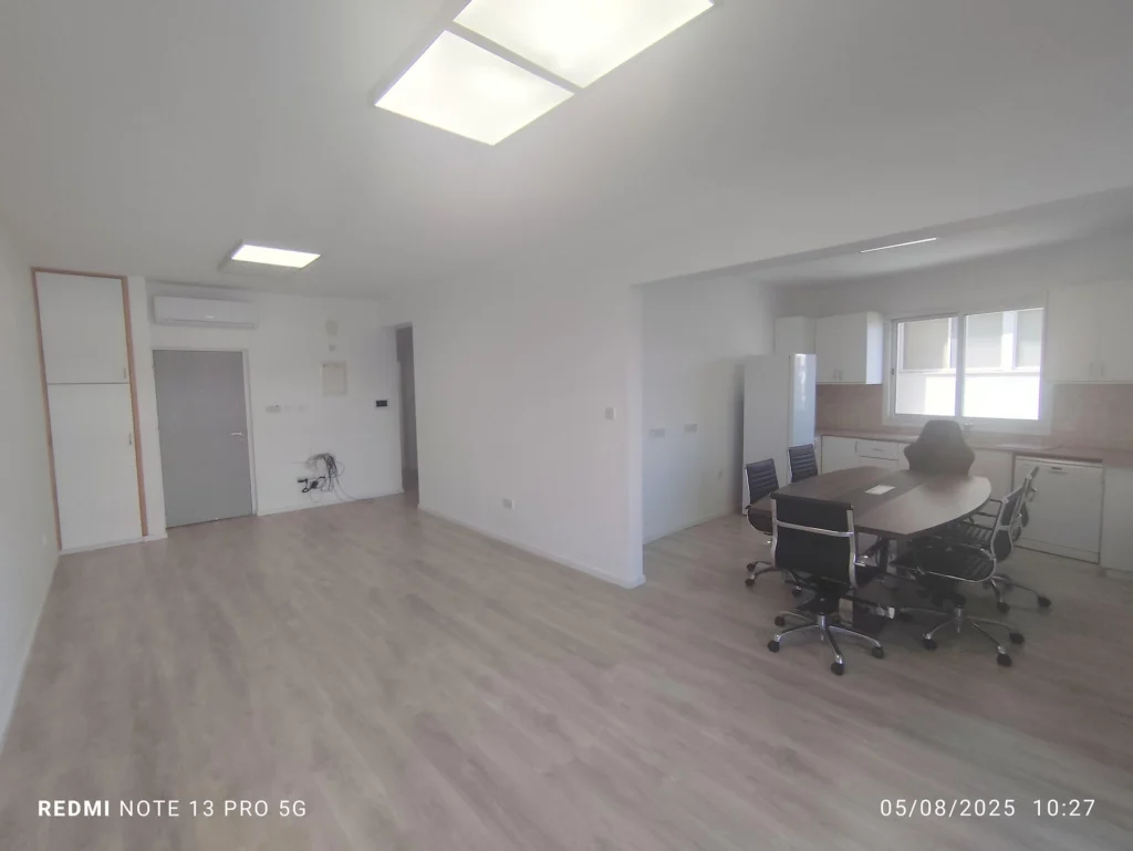 100m² Office for Rent in Limassol District