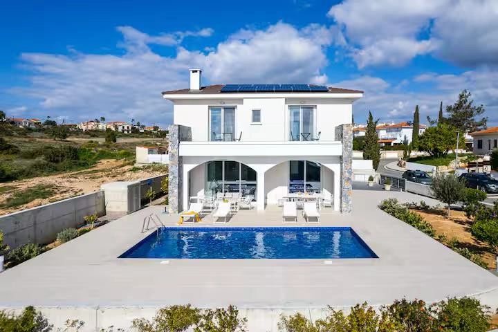 2 Bedroom House for Sale in Pissouri, Limassol District