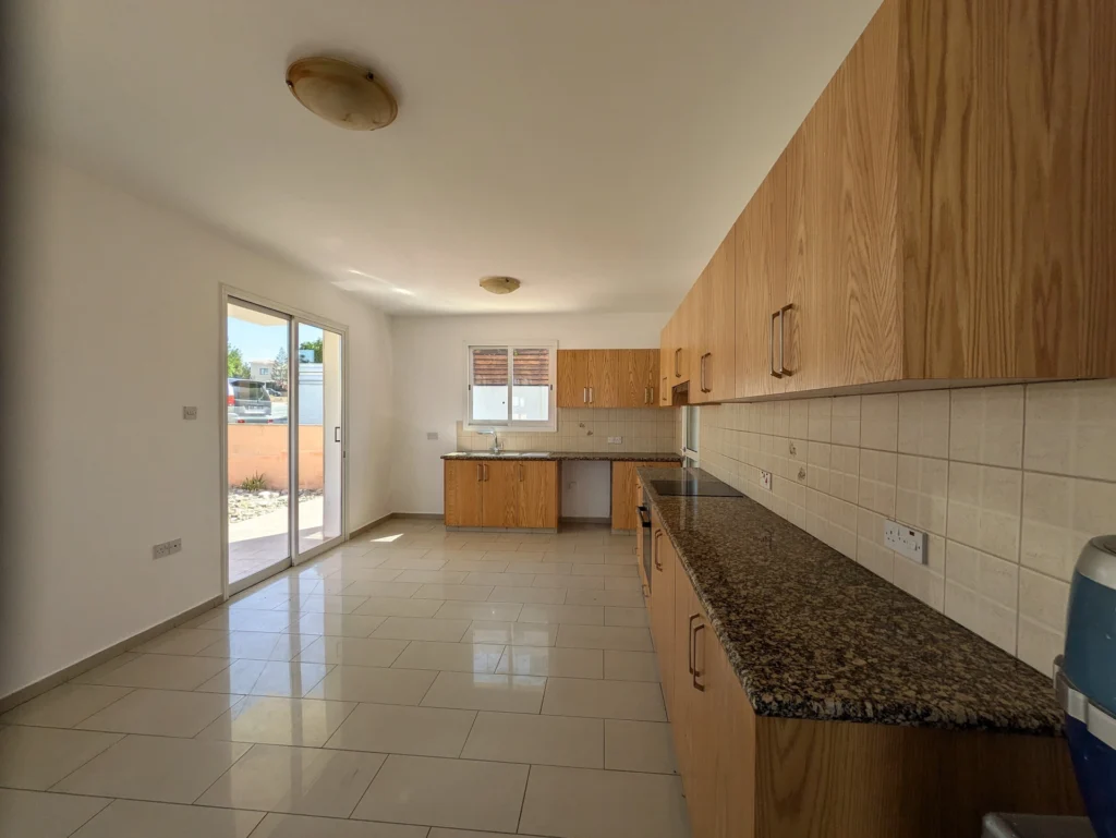 3 Bedroom House for Sale in Chlorakas, Paphos District