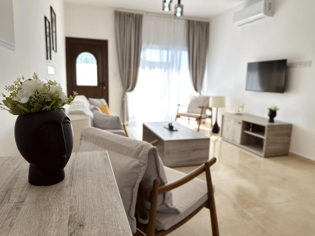 2 Bedroom House for Sale in Tombs Of the Kings, Paphos District