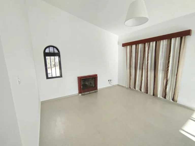 2 Bedroom Apartment for Rent in Kissonerga, Paphos District