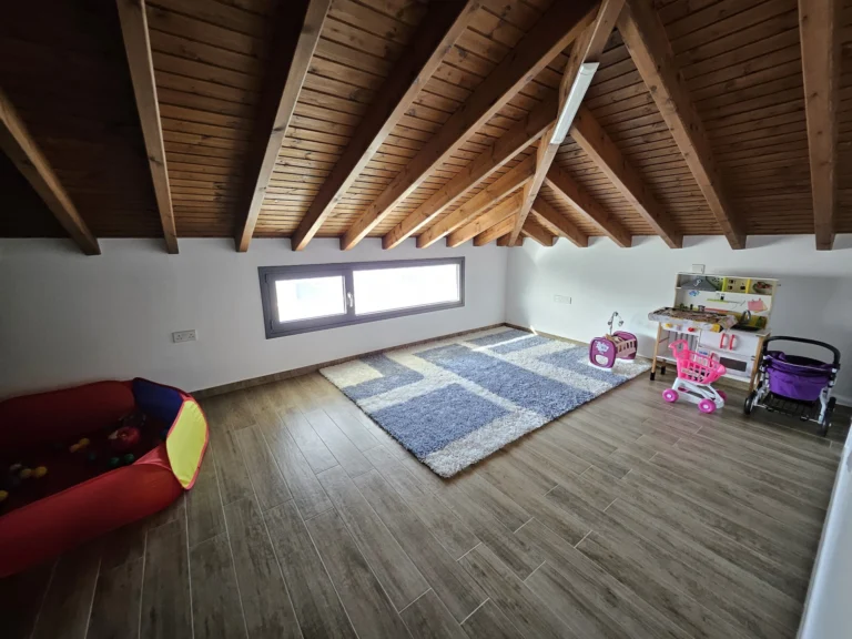 5 Bedroom House for Sale in Kolossi, Limassol District