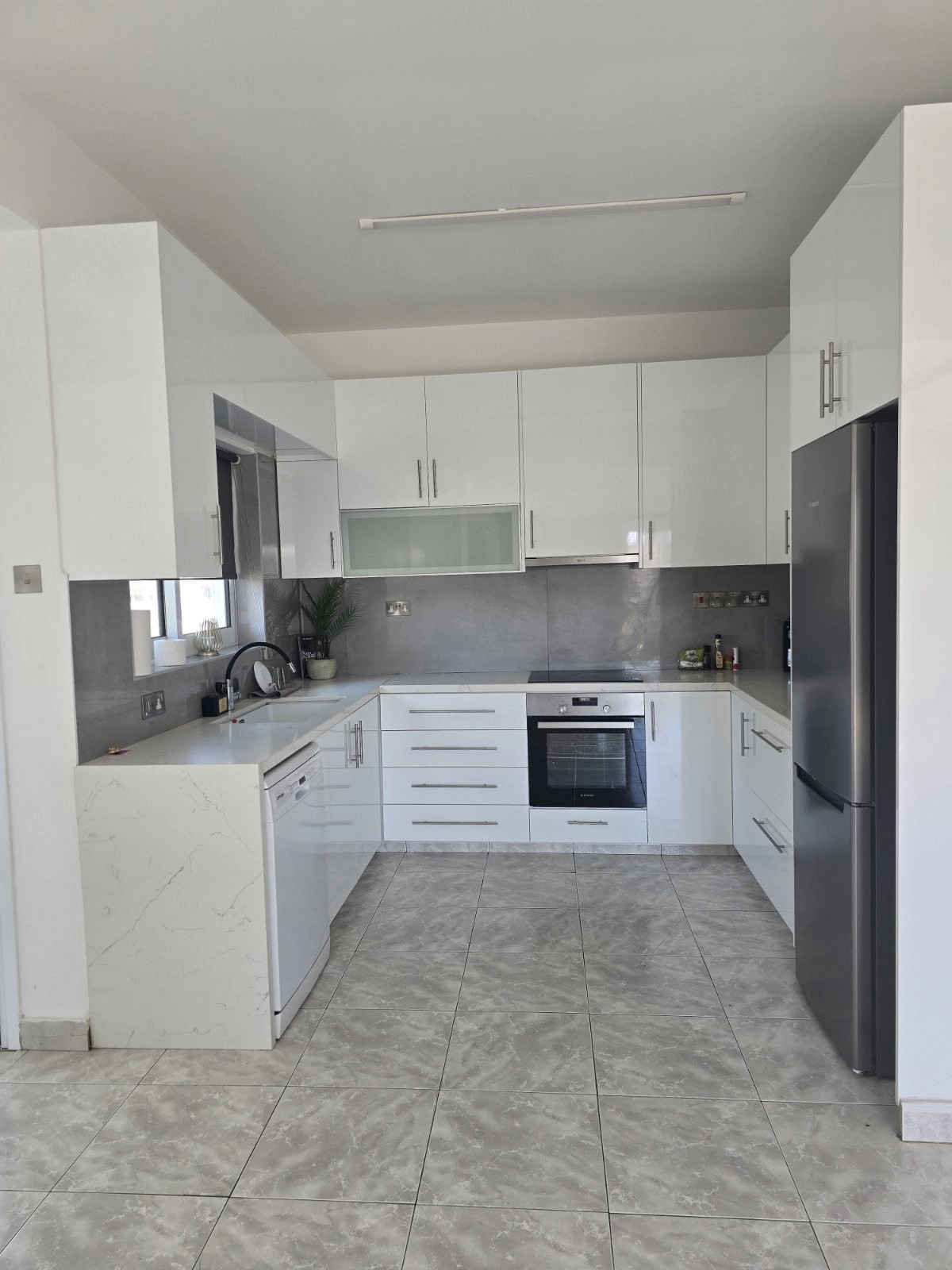 3 Bedroom Apartment for Rent in Limassol – Zakaki