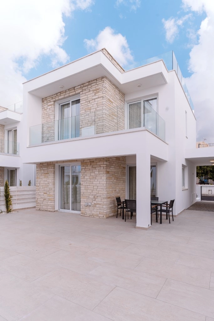 4 Bedroom House for Sale in Peyia, Paphos District