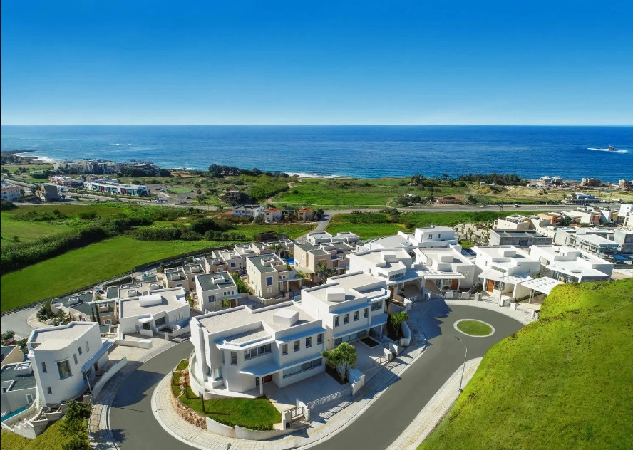 4 Bedroom House for Sale in Chlorakas, Paphos District