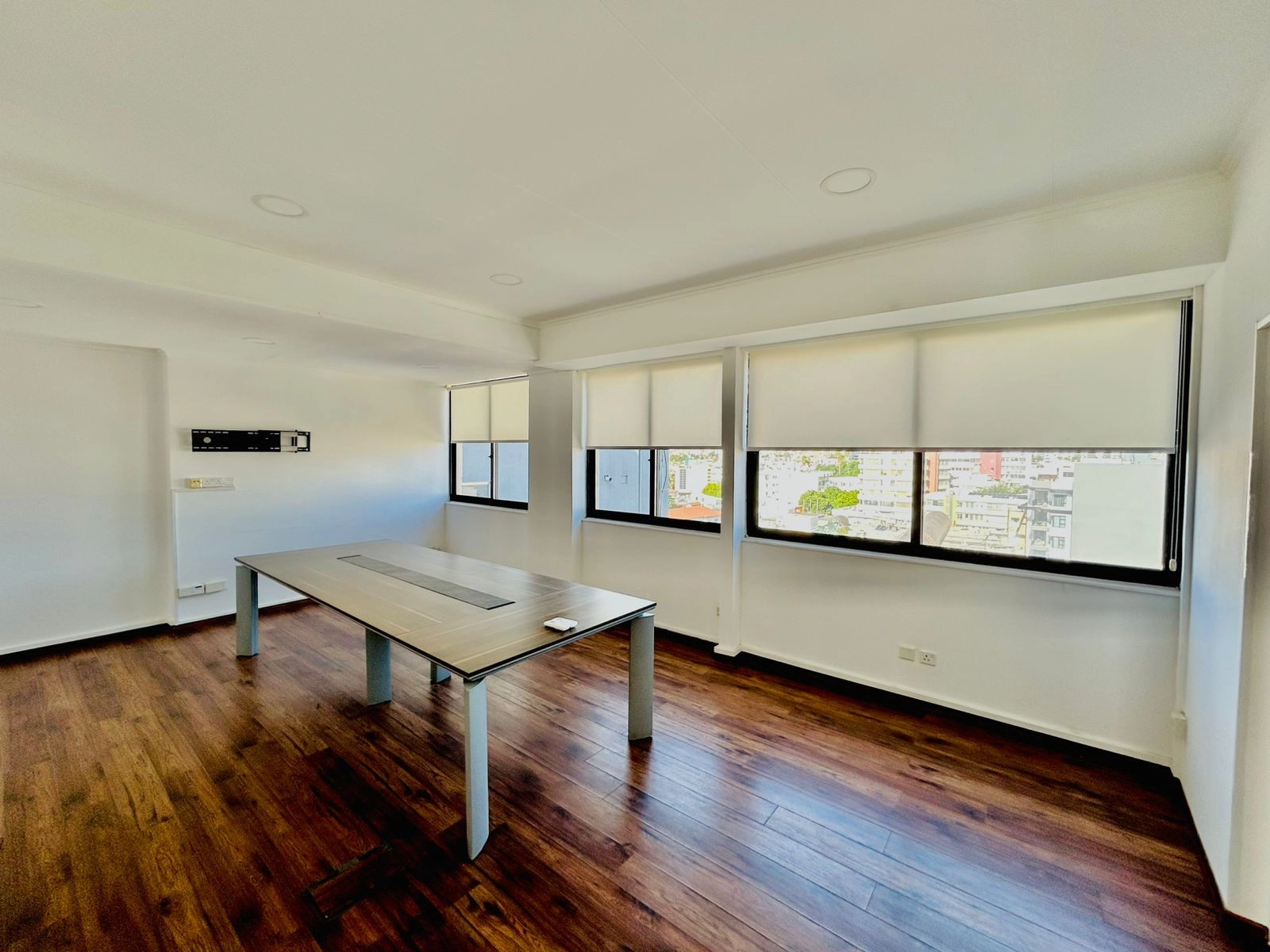 200m² Office for Rent in Limassol District