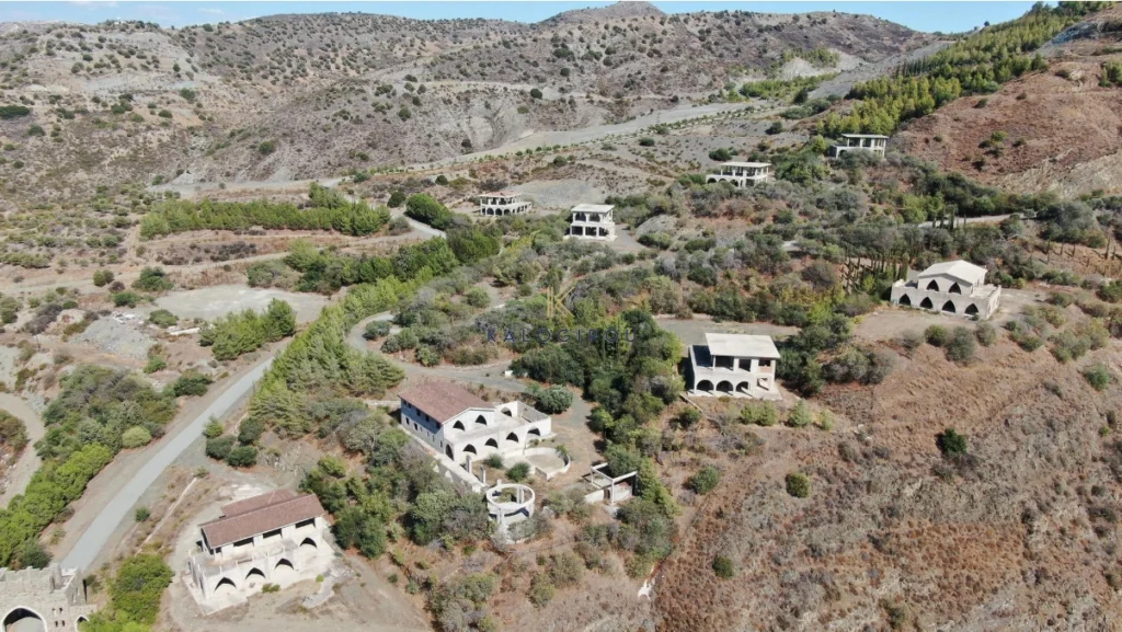 595,810m² Plot for Sale in Agia Varvara, Paphos District