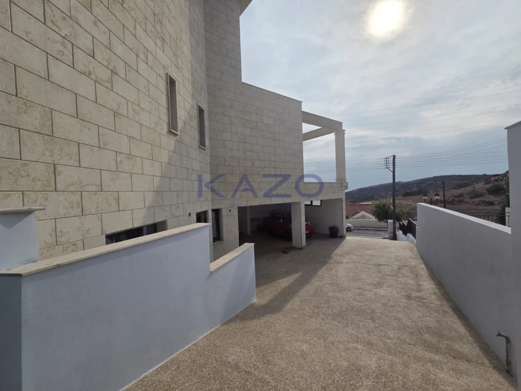 450m² House for Sale in Parekklisia, Limassol District