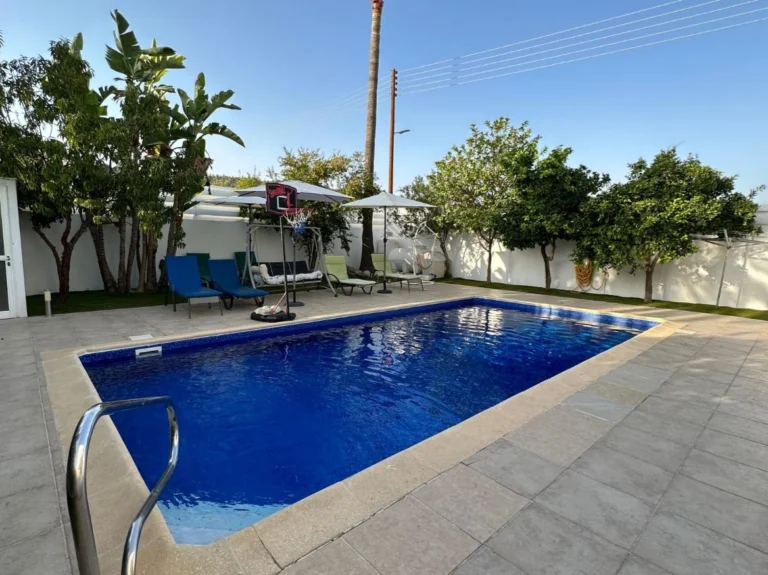 Cheap Houses and Villas for Sale Larnaca up to 600000 euro