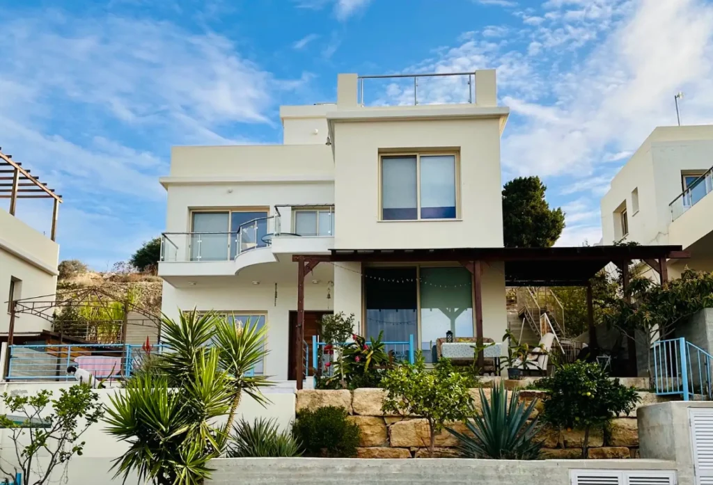 3 Bedroom House for Sale in Chlorakas, Paphos District