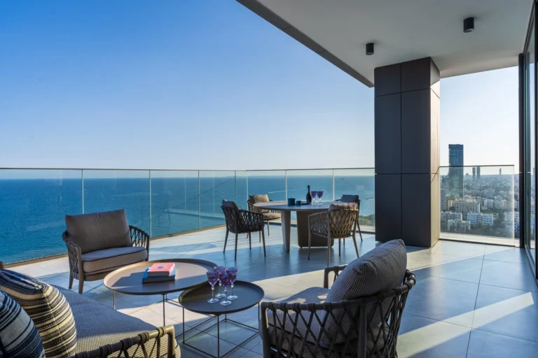 4 Bedroom Apartment for Sale in Agios Tychonas, Limassol District