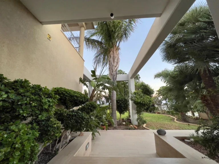 525m² House for Sale in Agia Paraskevi, Limassol District