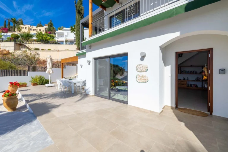 4 Bedroom House for Sale in Pegeia, Paphos District