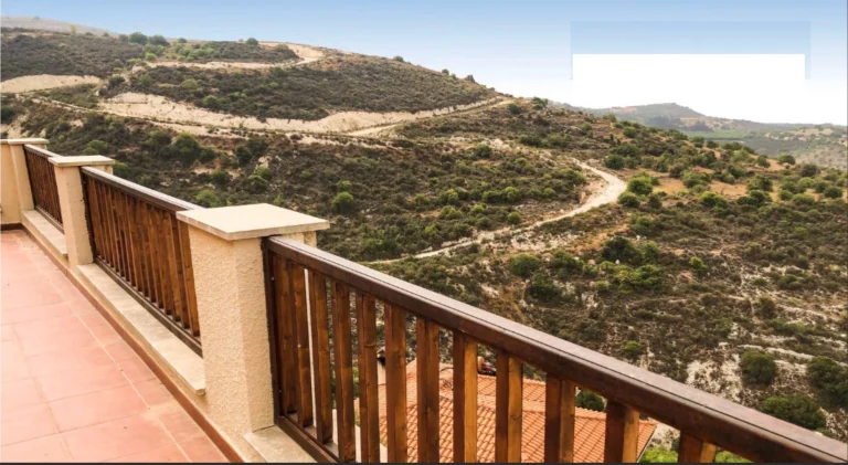 5 Bedroom House for Sale in Tsada, Paphos District