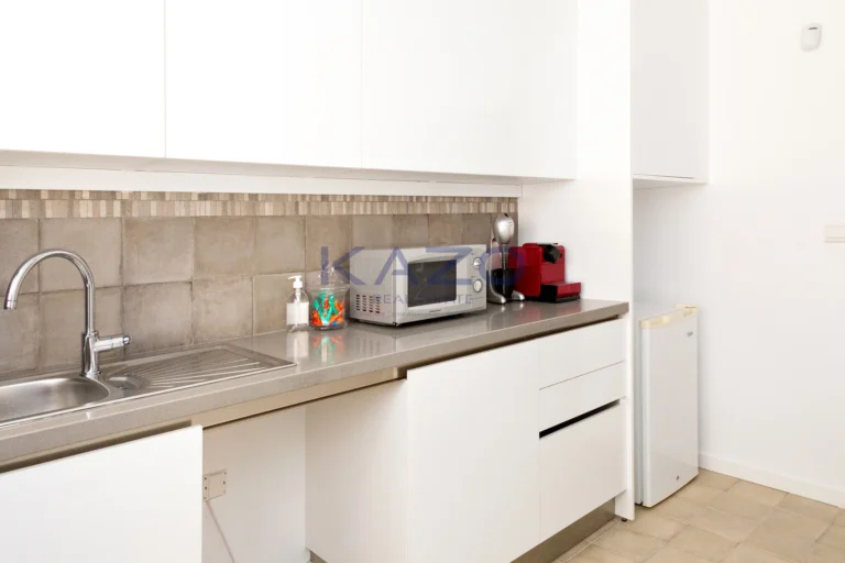 Офис 222 м² в аренду в районе Лимассола