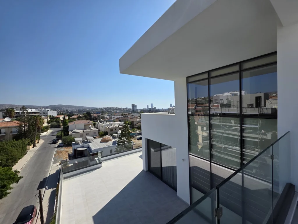 870m² Building for Sale in Germasogeia, Limassol District