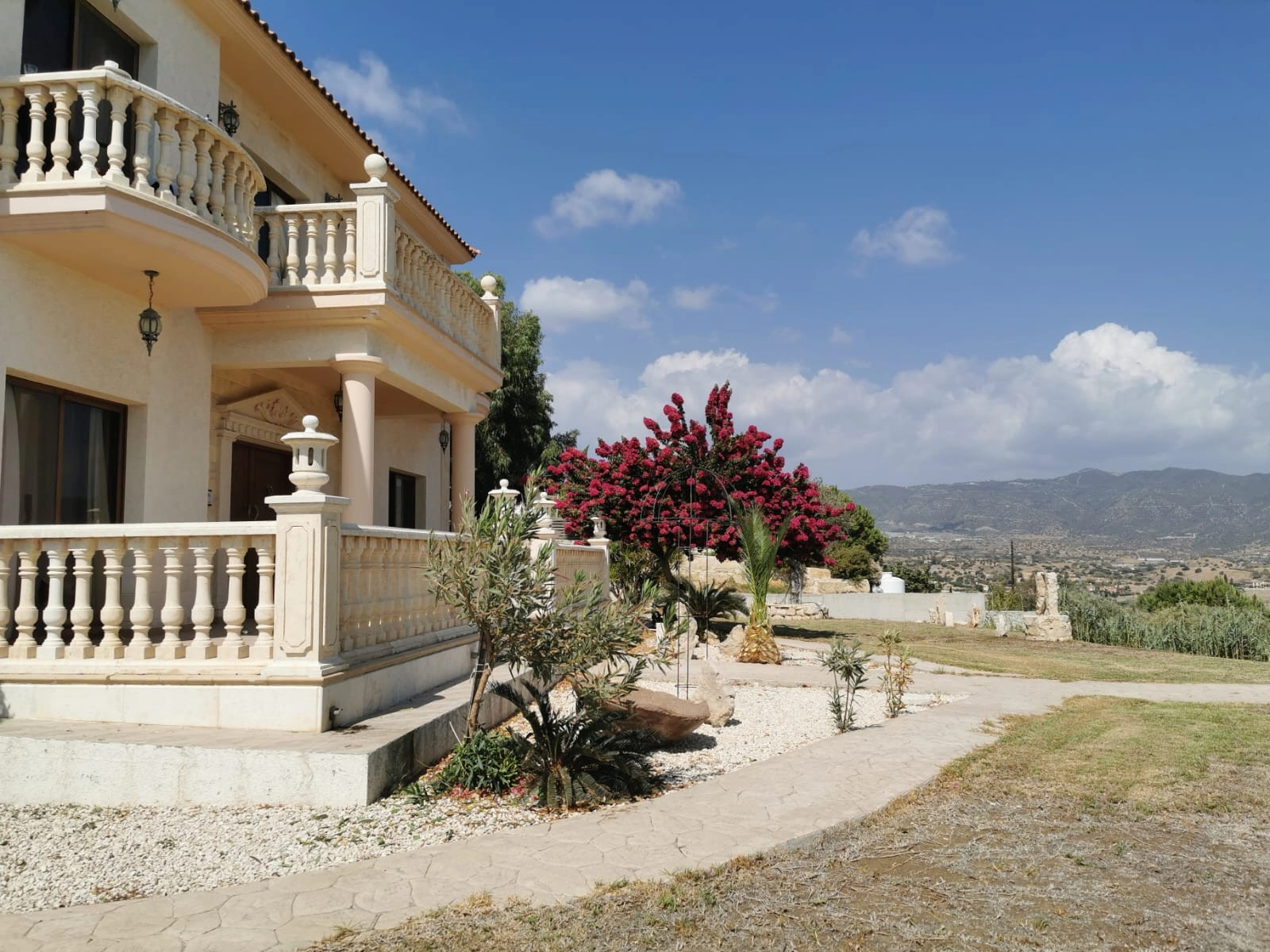 5 Bedroom House for Rent in Parekklisia, Limassol District