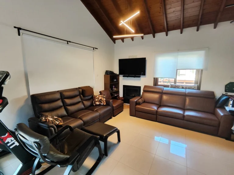 2 Bedroom House for Sale in Parekklisia, Limassol District