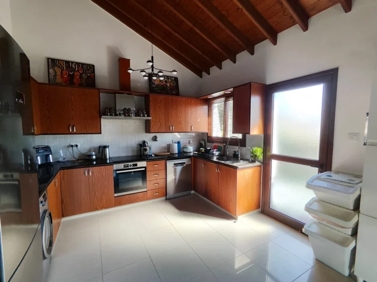 2 Bedroom House for Sale in Parekklisia, Limassol District