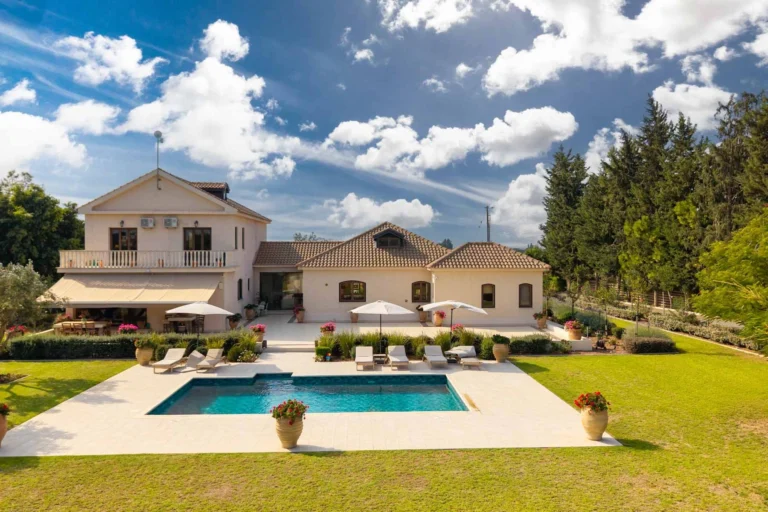 6+ Bedroom House for Sale in Kiti, Larnaca District