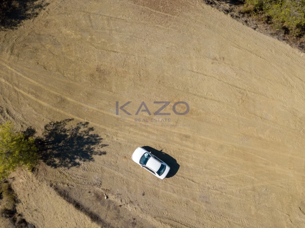 9,365m² Plot for Sale in Kynousa, Paphos District
