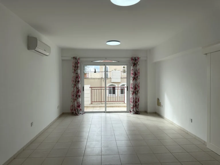 2 Bedroom Apartment for Sale in Paphos – Universal