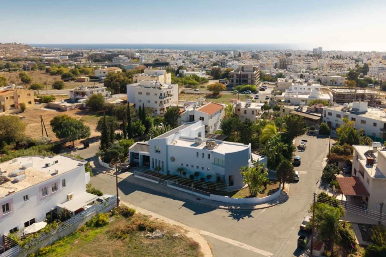 5 Bedroom House for Sale in Paphos – Anavargos