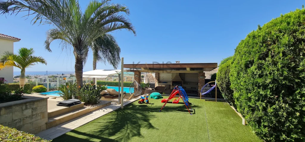 5 Bedroom House for Sale in Limassol – Agios Athanasios