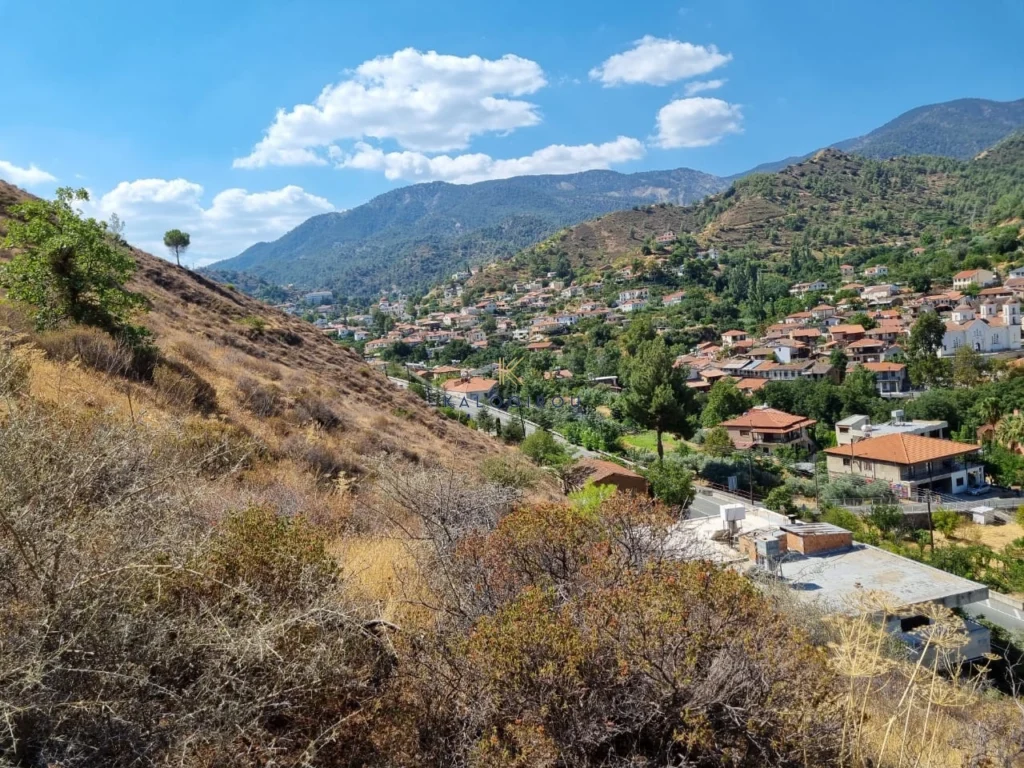 1,812m² Plot for Sale in Galata, Nicosia District