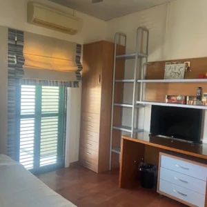 Квартира с 4 спальнями в аренду в районе Лимассола