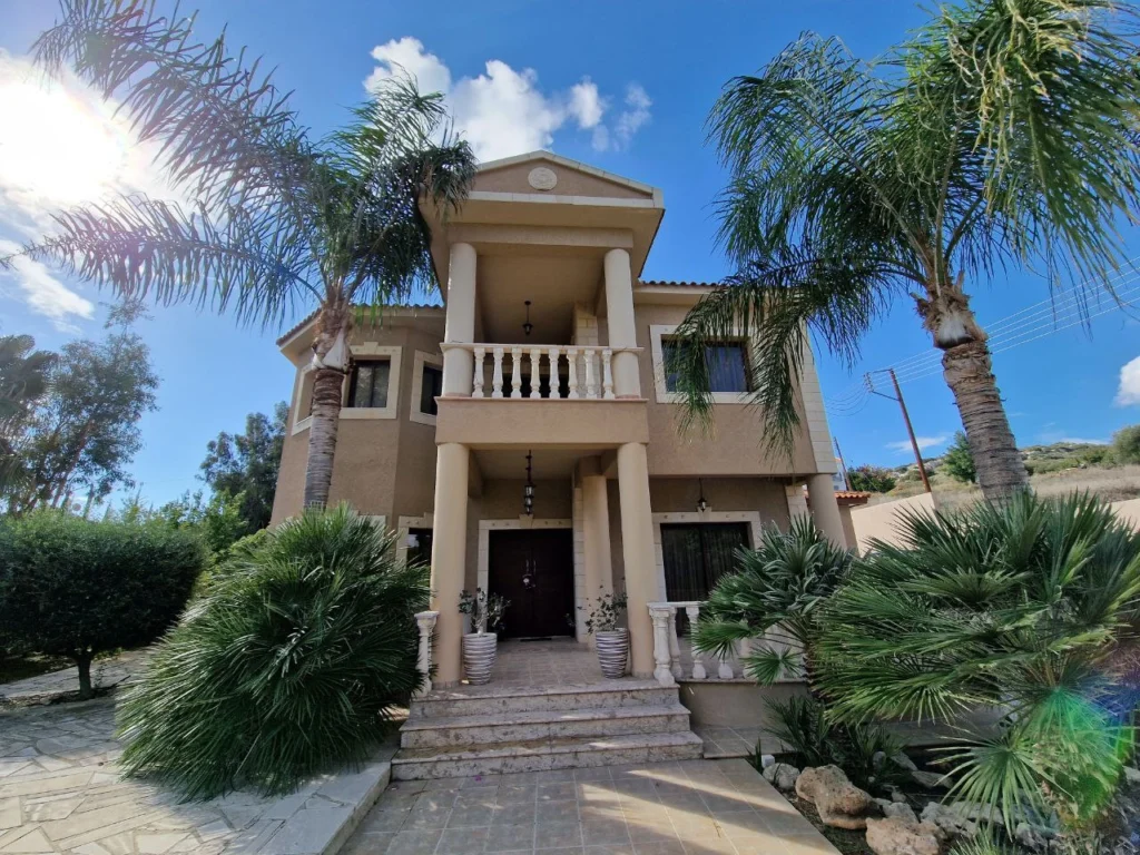 5 Bedroom House for Sale in Pyrgos Lemesou, Limassol District