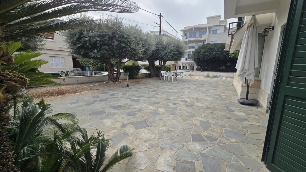 402m² Office for Rent in Limassol District