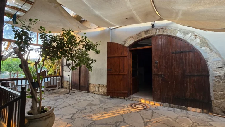 Building for Sale in Palodeia, Limassol District