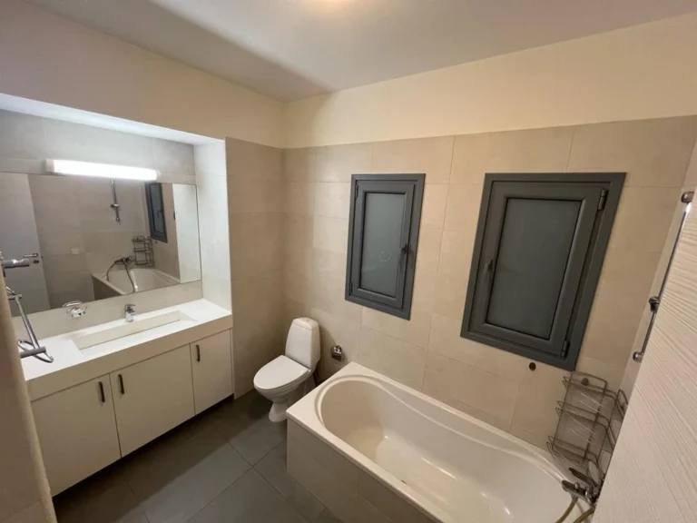 Квартира с 2 спальнями в аренду в туристической зоне Муттагиака, район Лимассола