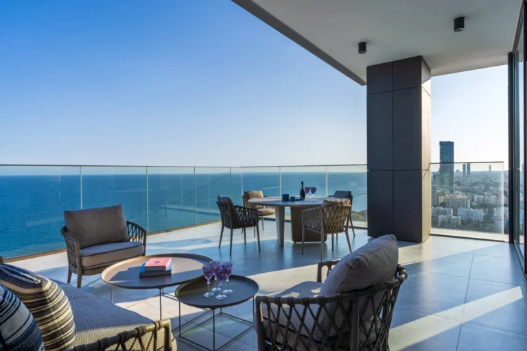 4 Bedroom Apartment for Sale in Agios Tychonas, Limassol District