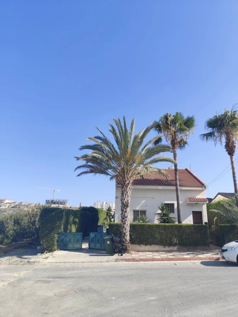 2 Bedroom House for Rent in Agios Tychonas, Limassol District