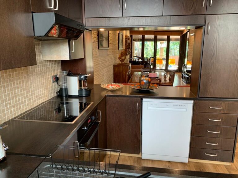 2 Bedroom Apartment for Rent in Parekklisia Tourist Area, Limassol District
