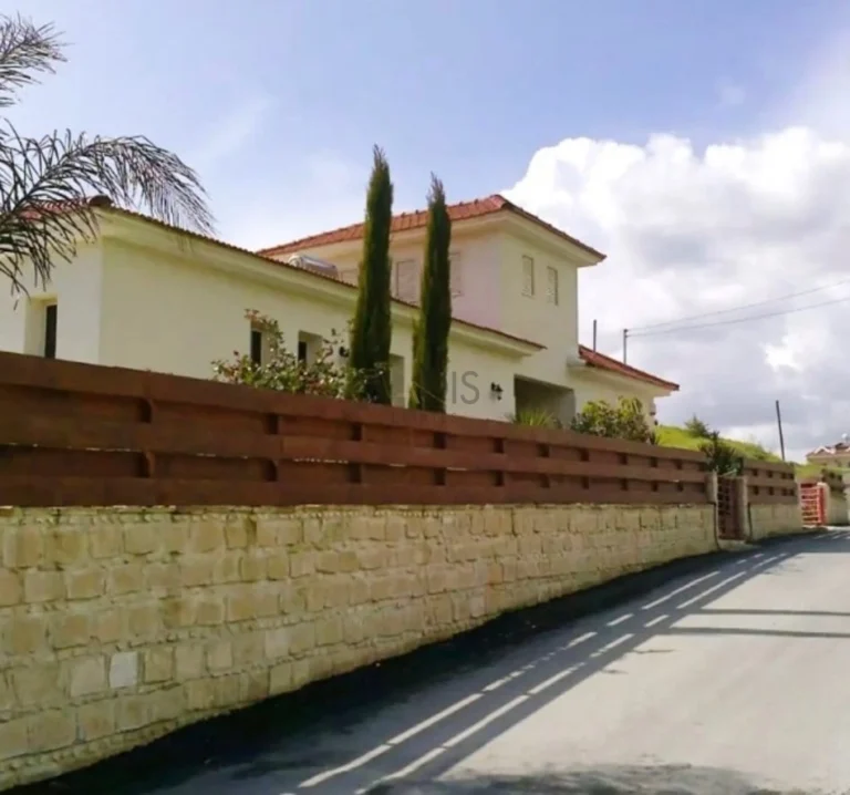 3 Bedroom House for Sale in Moni, Limassol District