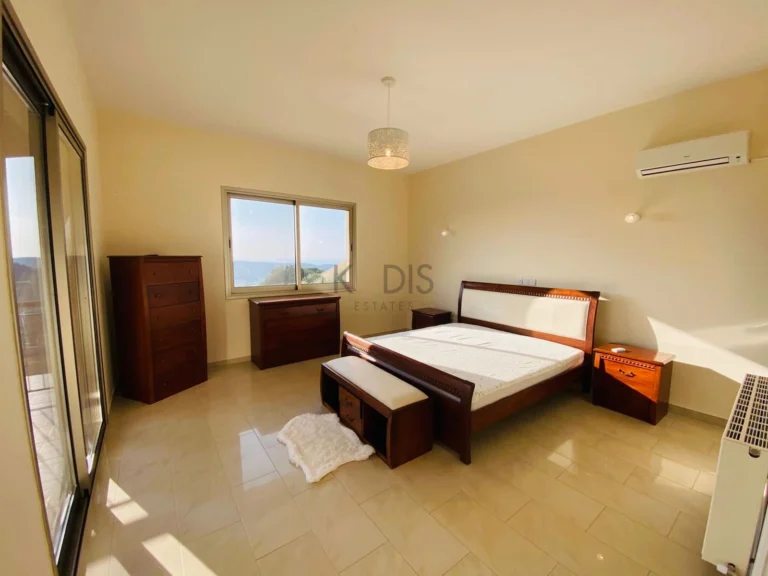 4 Bedroom House for Rent in Parekklisia, Limassol District