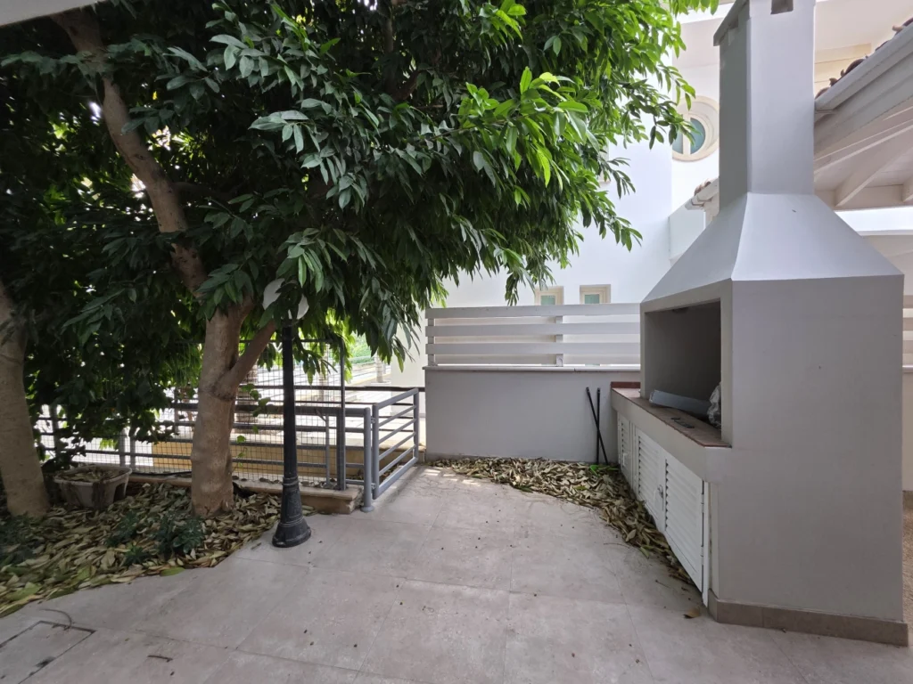 5 Bedroom House for Sale in Parekklisia, Limassol District