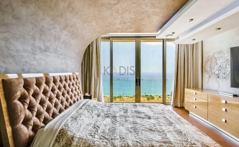 5 Bedroom House for Sale in Agios Tychonas, Limassol District