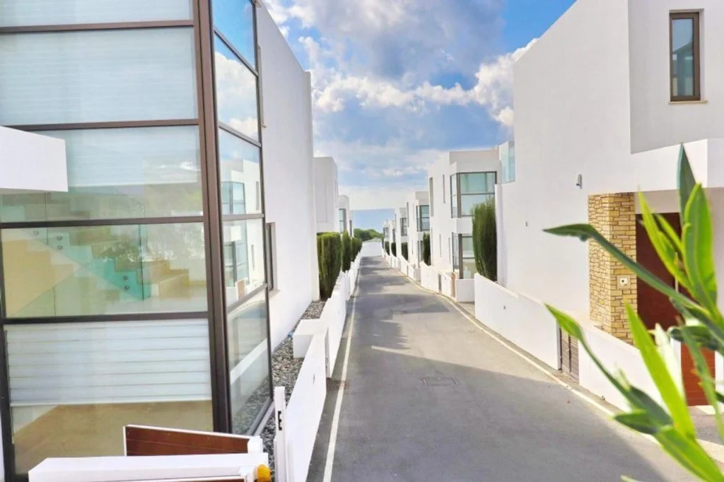 2 Bedroom Apartment for Sale in Kissonerga, Paphos District