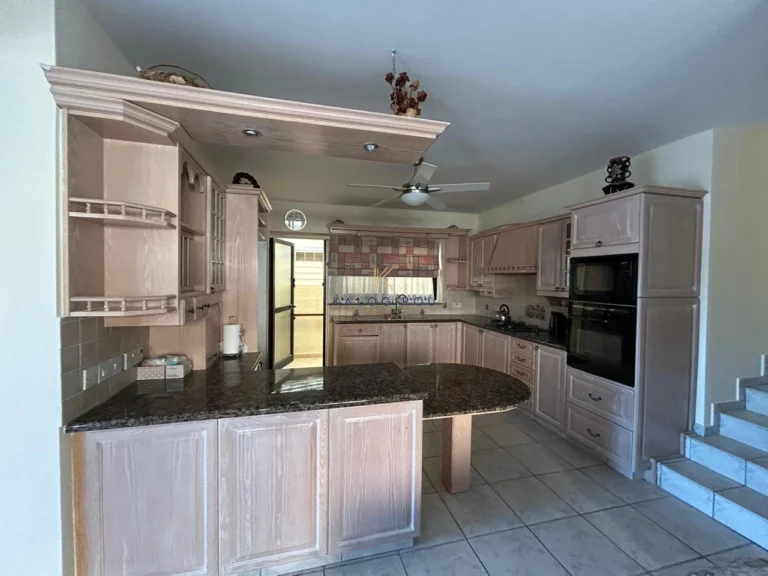 Cheap Houses and Villas for Sale Larnaca up to 400000 euro