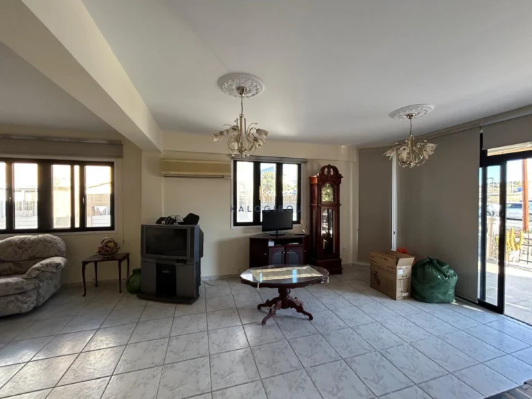 Cheap Houses and Villas for Sale Larnaca up to 400000 euro