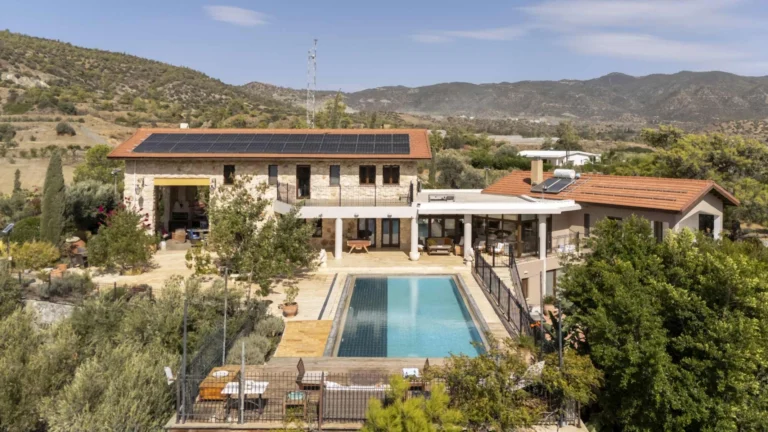 5 Bedroom House for Sale in Parekklisia, Limassol District