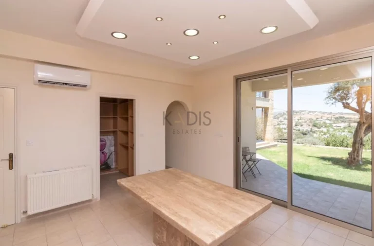 4 Bedroom House for Sale in Parekklisia, Limassol District